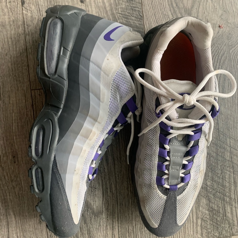 Size 12 NIKE AIR MAX
